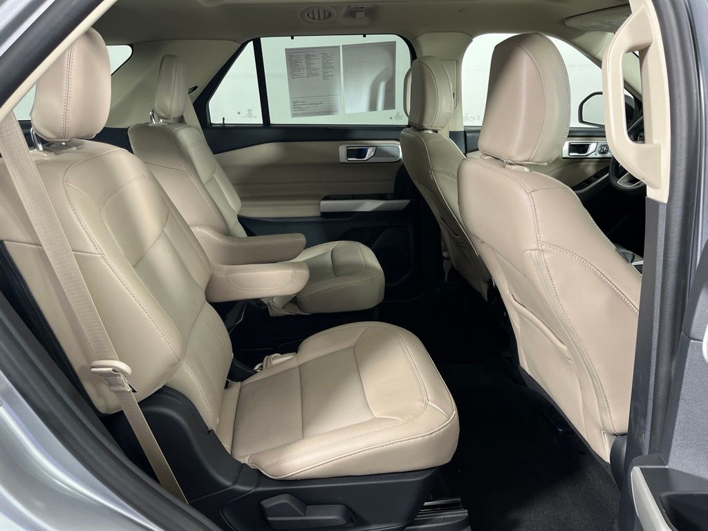 Thumbnail: 2021 Ford Explorer - 9