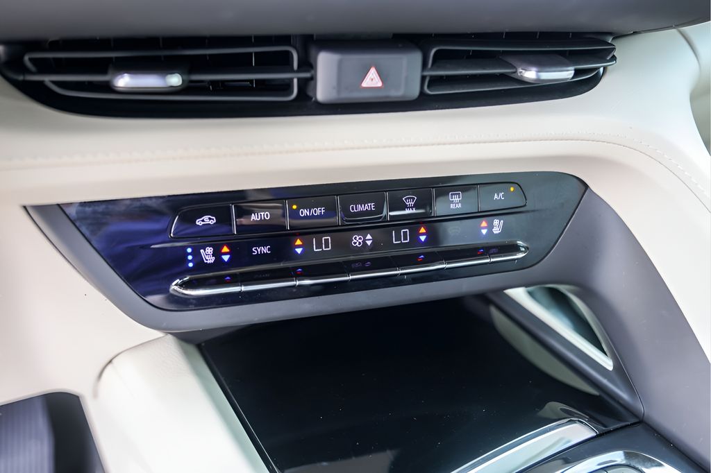 Used Car 2023 Buick Envision  Avenir For Sale Under $35,000 In Austin, Texas