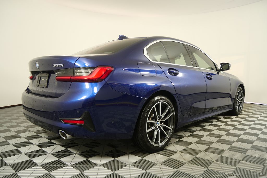 Thumbnail: 2019 BMW 3 Series - 3