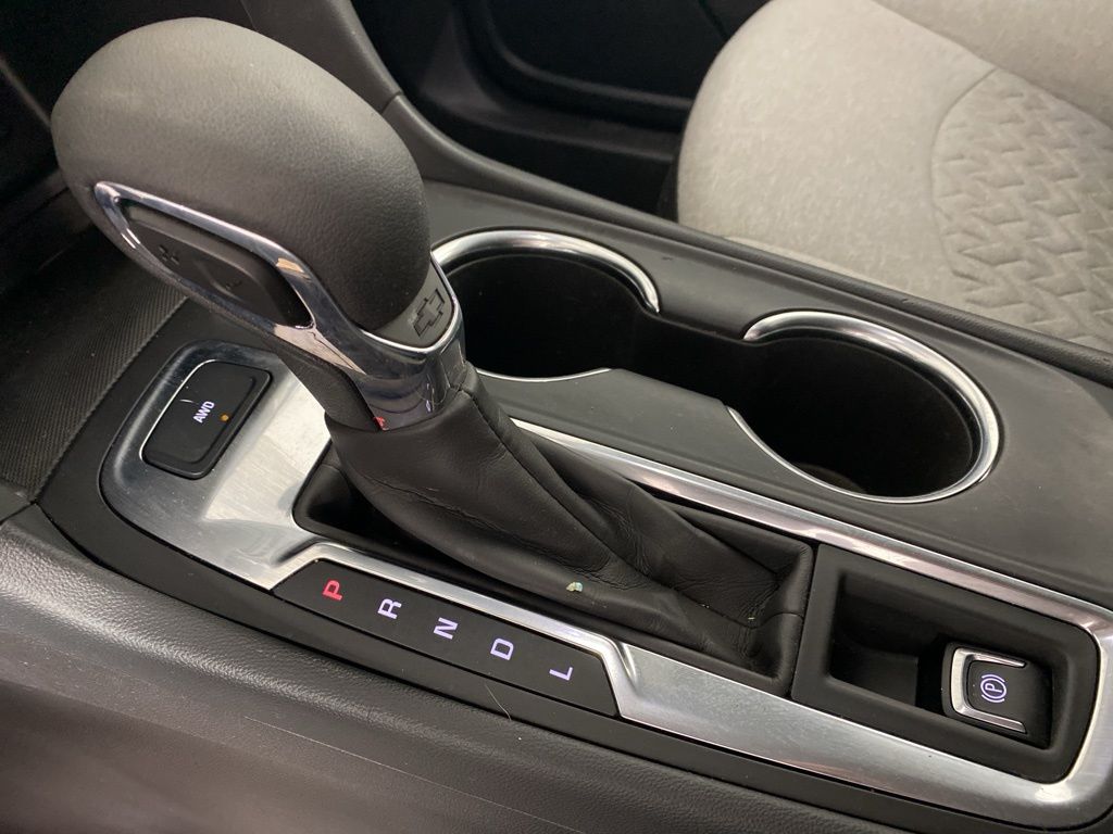 Used 2024 White Chevrolet LS image 7