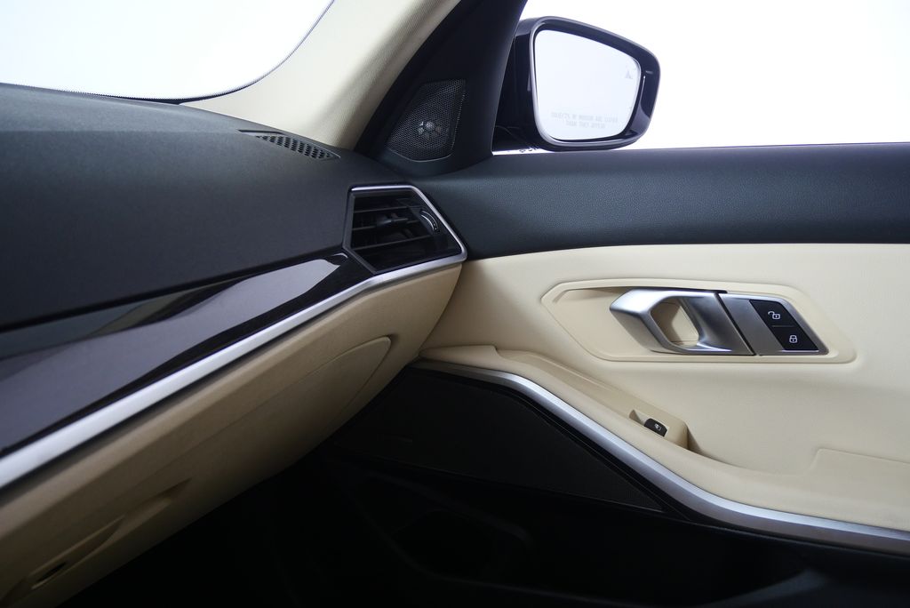 Thumbnail: 2019 BMW 3 Series - 28