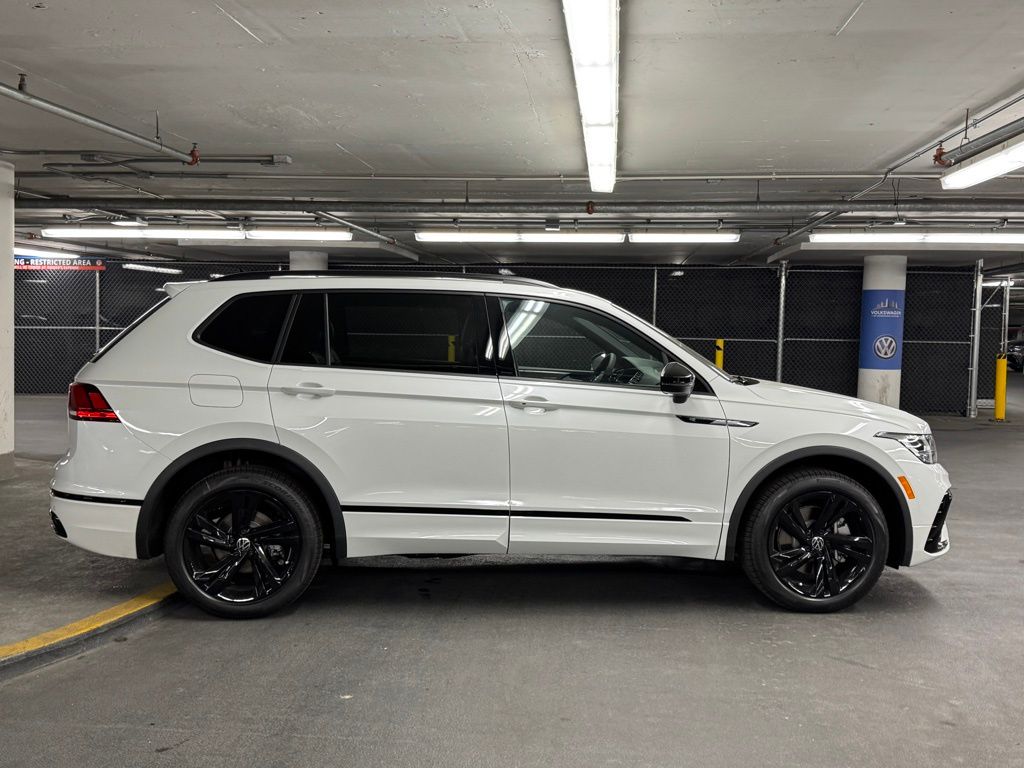 2024 Volkswagen Tiguan 2.0T SE R-Line Black 39