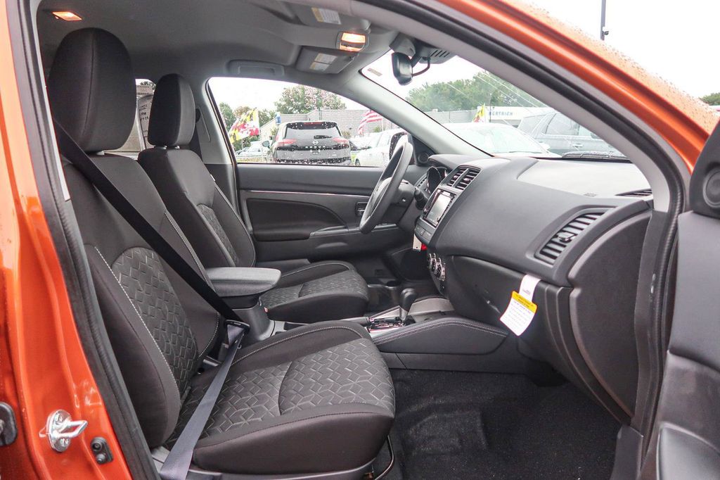 2025 Mitsubishi Outlander Sport 2.0 ES AWC