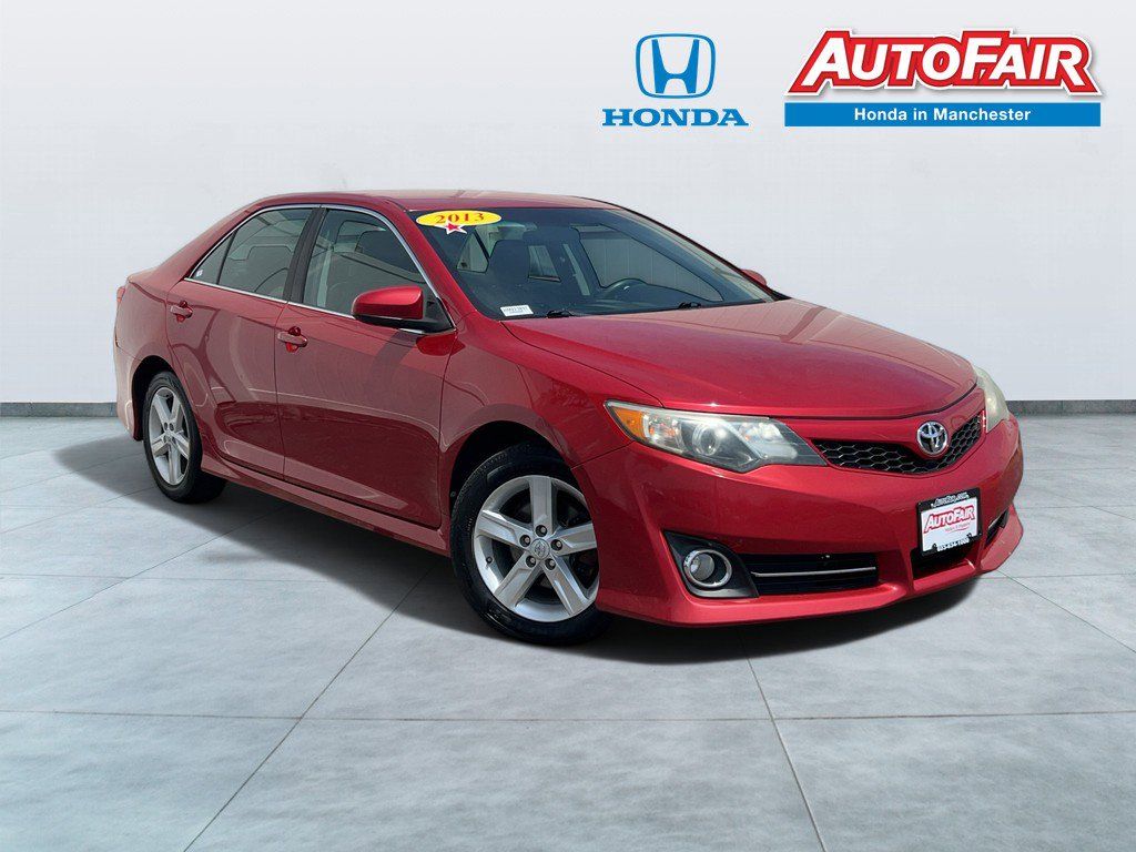 Barcelona Red Metallic 2013 Toyota Camry SE Sedan Front-Wheel Drive 6-Speed Automatic