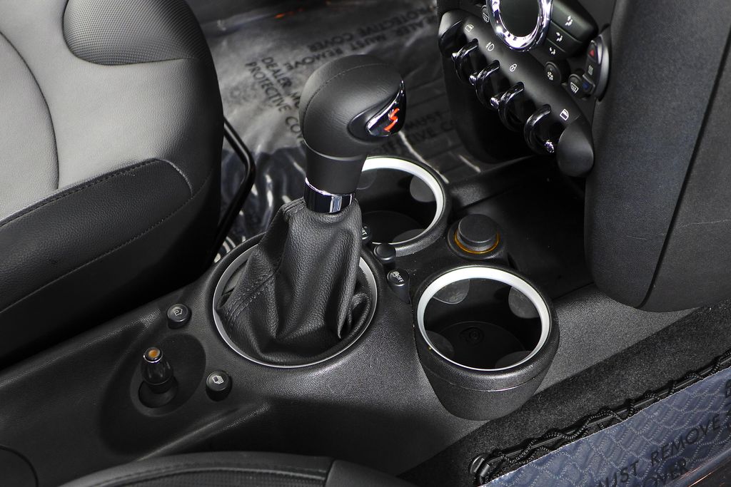 Thumbnail: 2011 MINI Cooper Clubman - 16