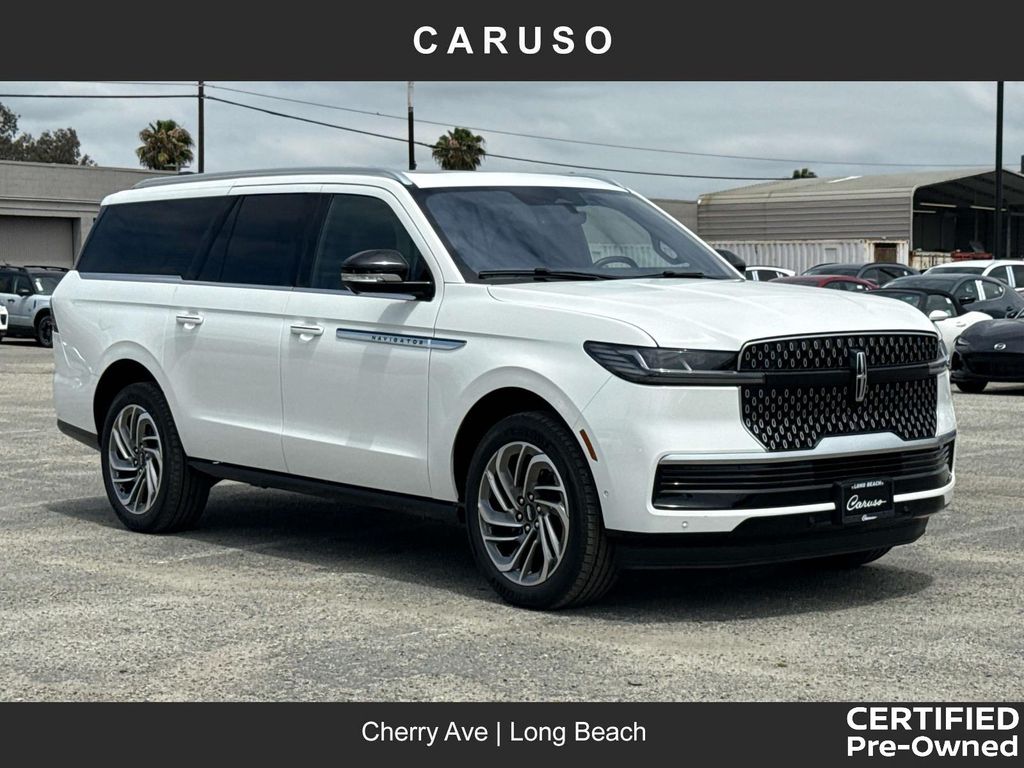 White Metallic 2025 Lincoln Navigator SUV / Crossover Four-Wheel Drive Automatic