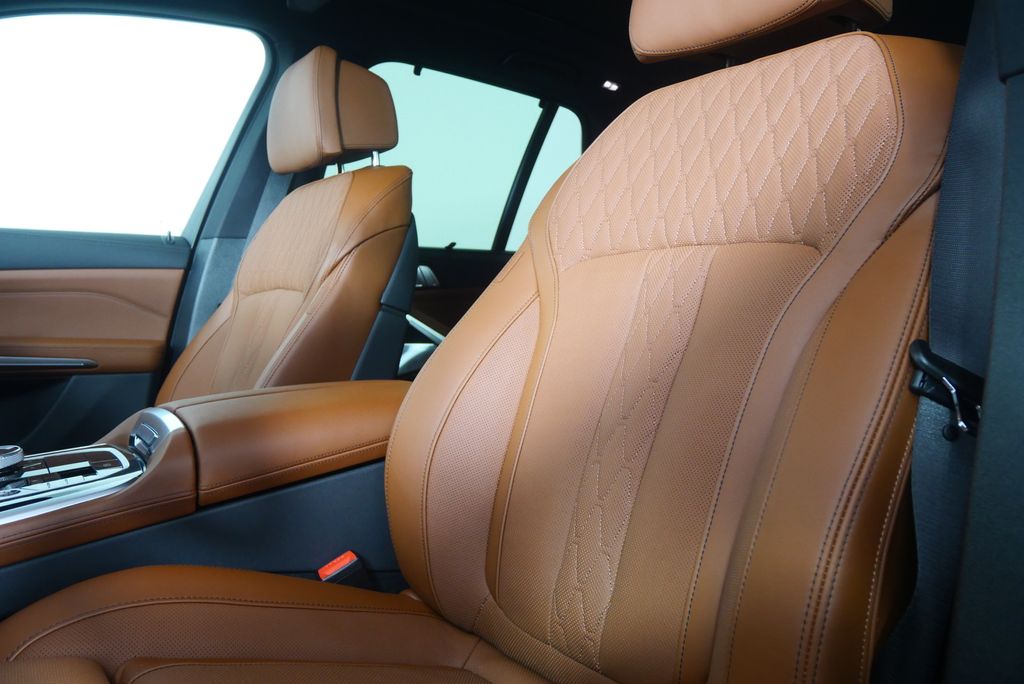 Thumbnail: 2026 BMW X5 - 10