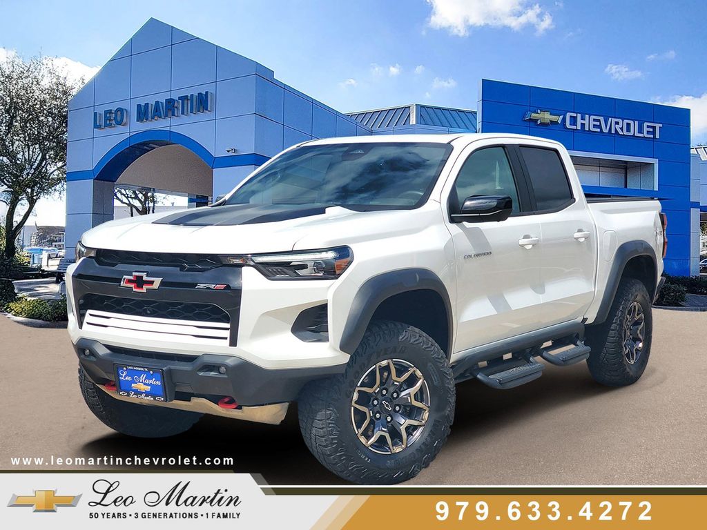 Summit White 2024 Chevrolet Colorado ZR2 Crew Cab 4WD Pickup Truck Four-Wheel Drive 8-Speed Automatic