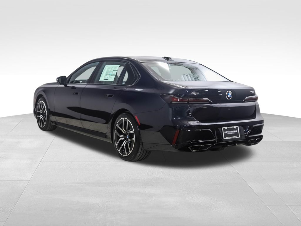 Thumbnail: 2026 BMW 7 Series - 3