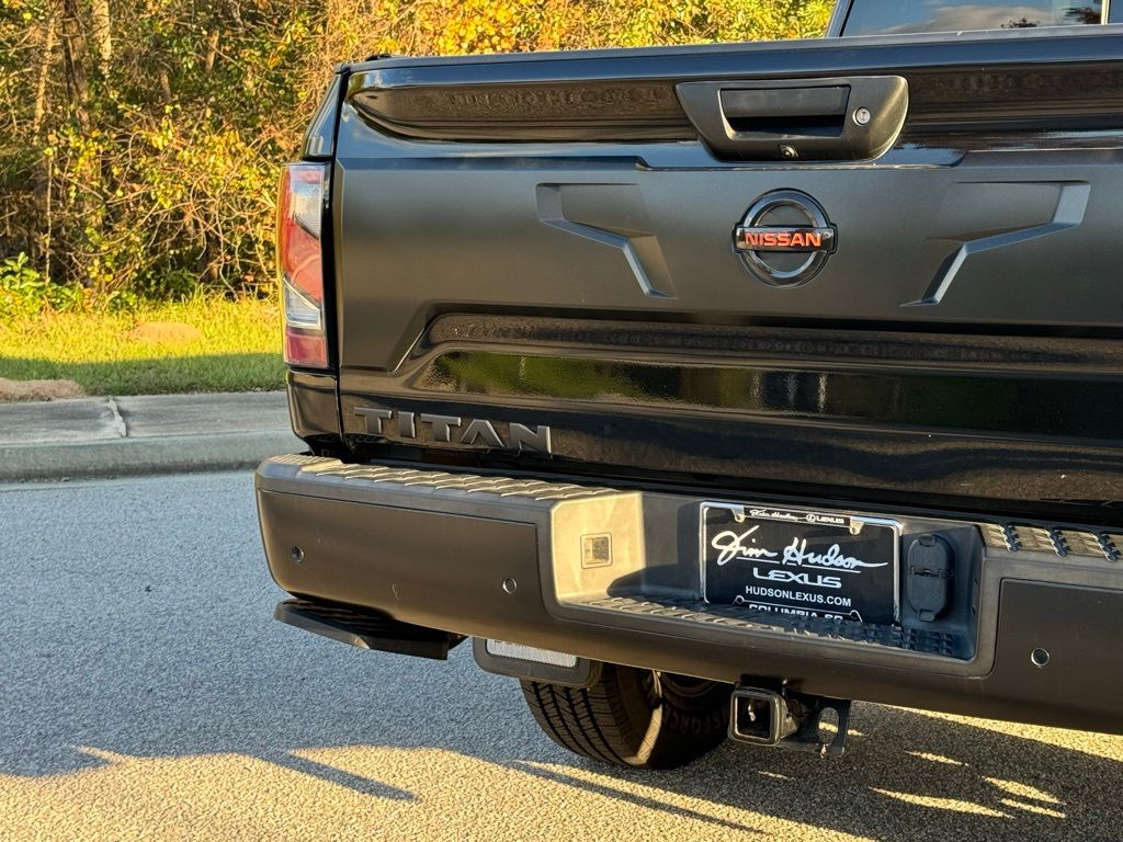 2021 Nissan Titan PRO-4X 16