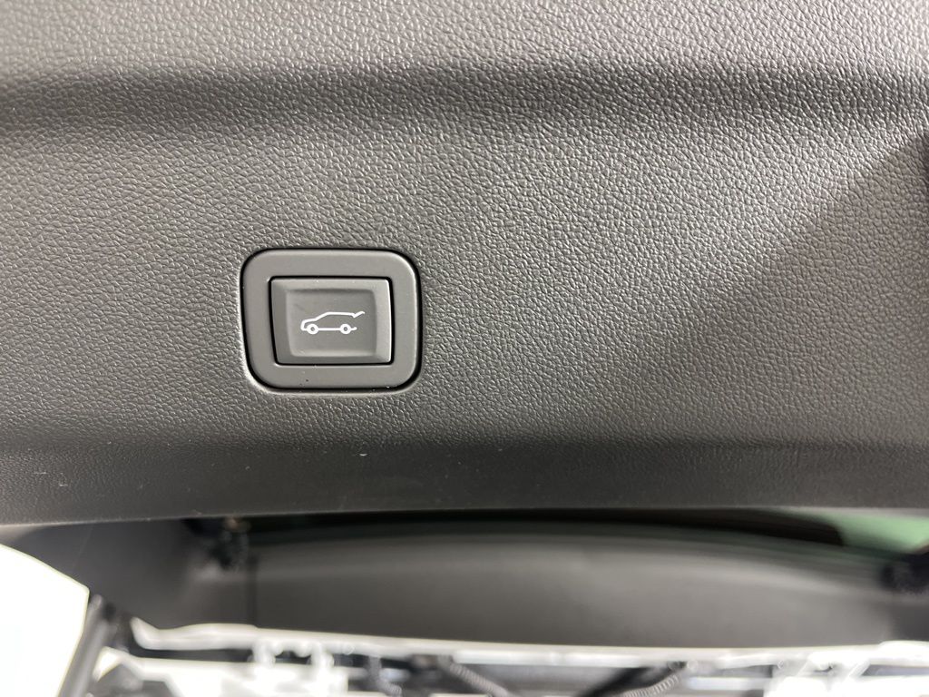 Thumbnail: 2026 Chevrolet Tahoe - 12