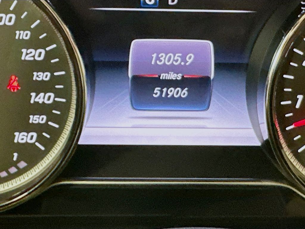 Thumbnail: 2019 Mercedes-Benz E-Class - 12