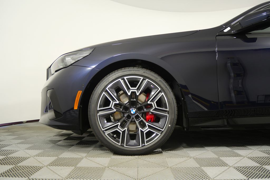 Thumbnail: 2026 BMW 5 Series - 7