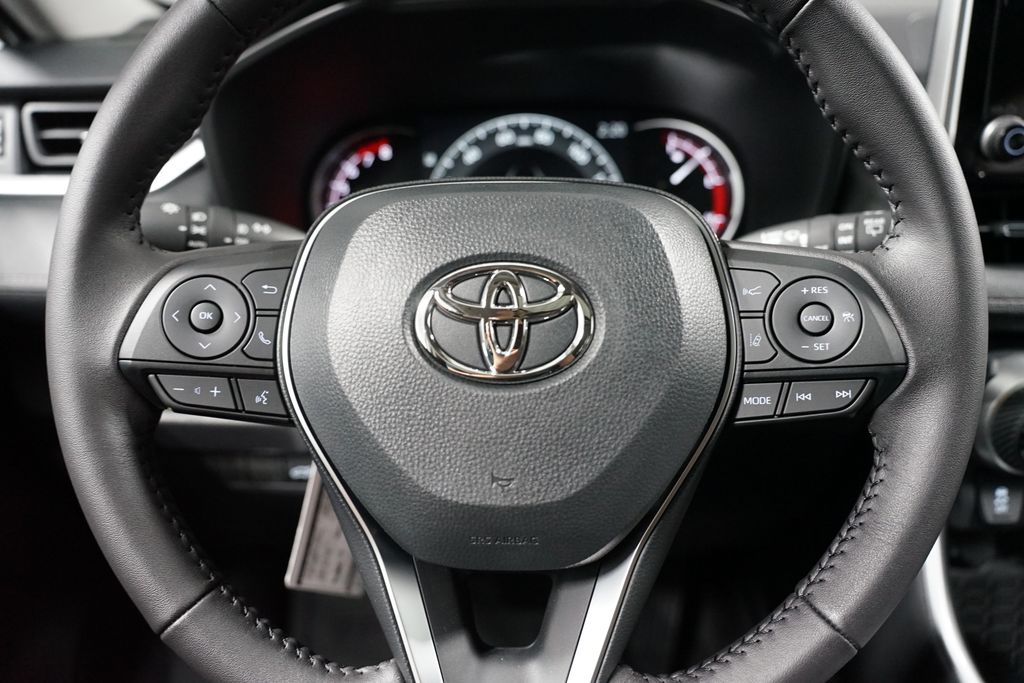 Thumbnail: 2025 Toyota RAV4 - 12