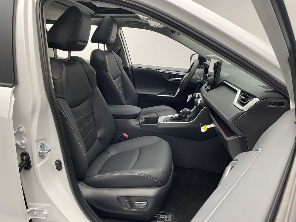 Thumbnail: 2025 Toyota RAV4 - 19