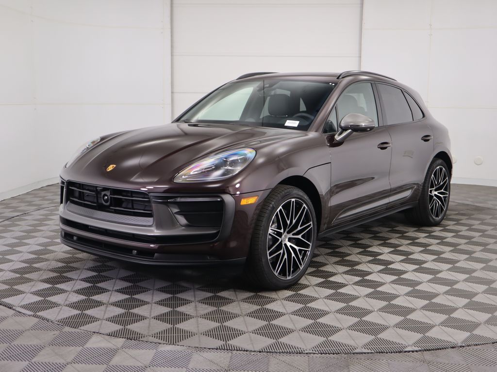 Thumbnail: 2025 Porsche Macan - 1