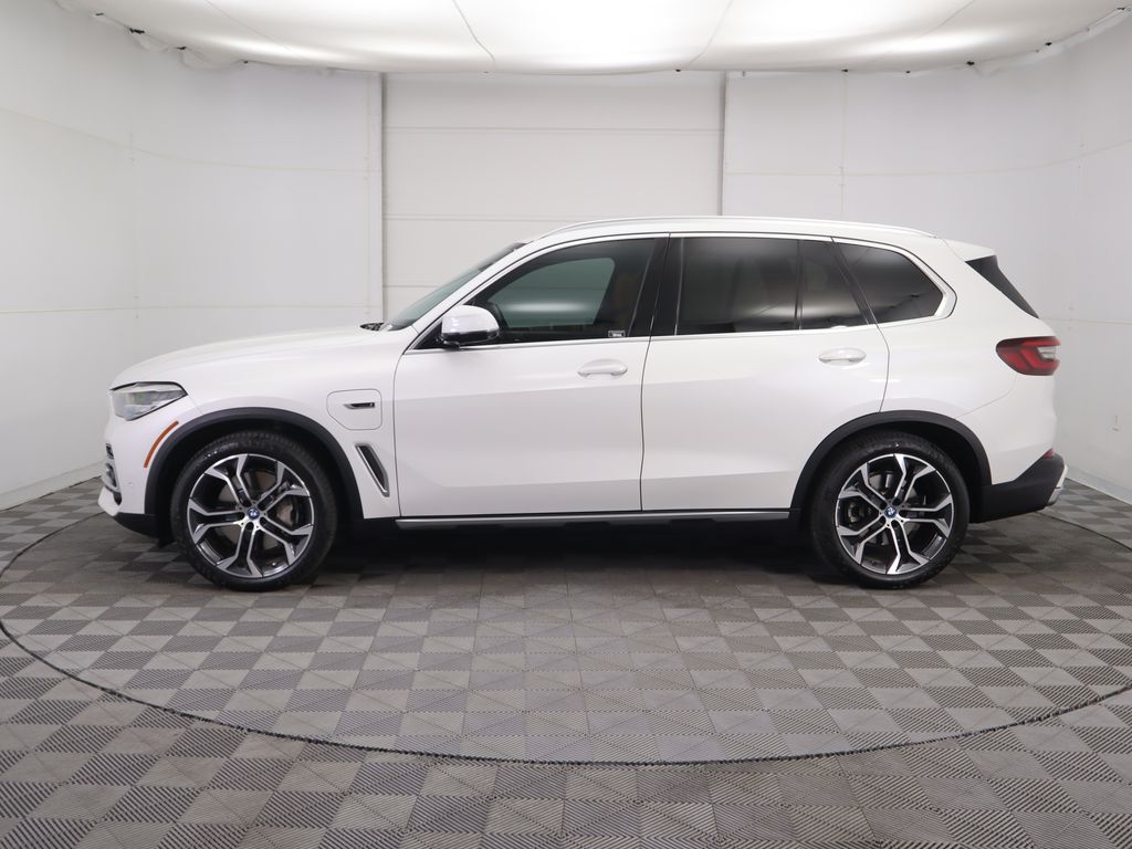 Thumbnail: 2022 BMW X5 - 8
