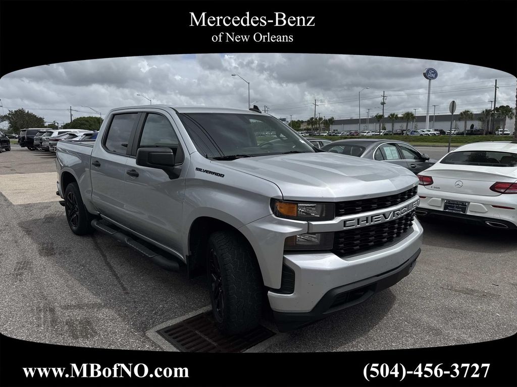 Silver Ice Metallic 2021 Chevrolet Silverado 1500 Custom Crew Cab RWD Pickup Truck 4X2 8-Speed Automatic