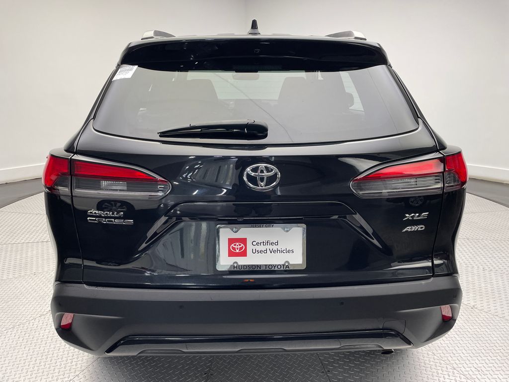2023 Toyota Corolla Cross XLE 6