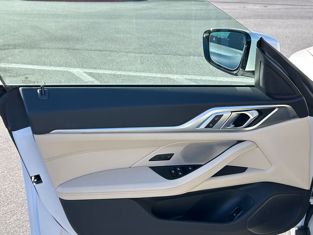 Thumbnail: 2023 BMW i4 - 11