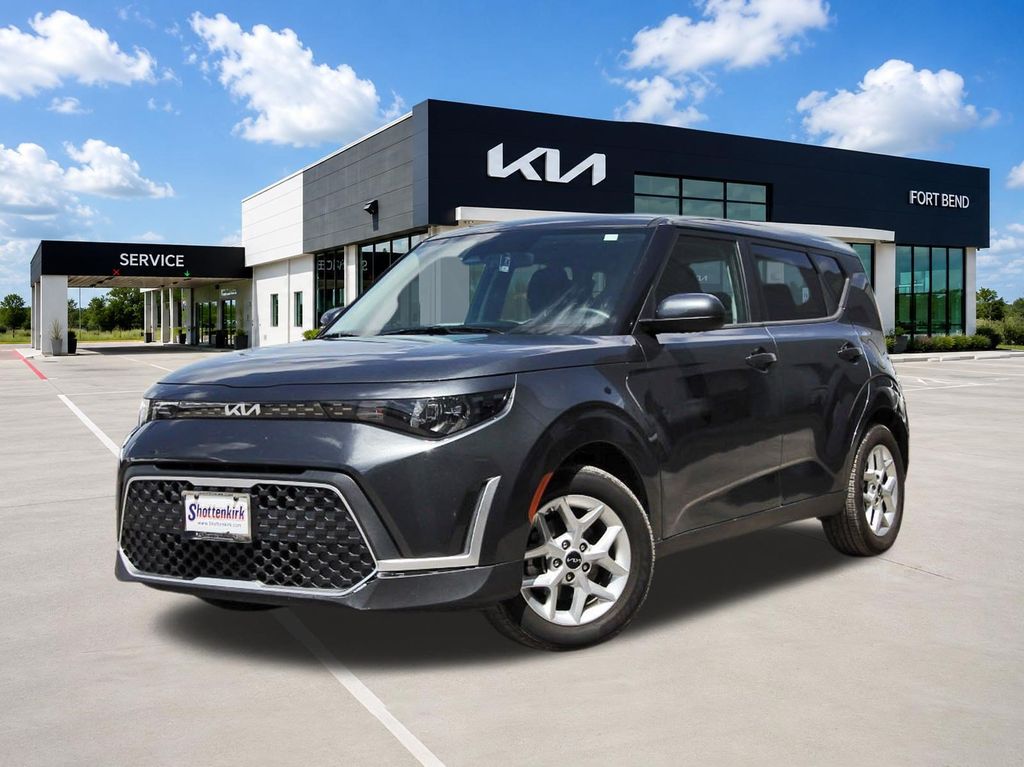 2024 Kia Soul LX Gray at Texan Dodge Chrysler Jeep Ram