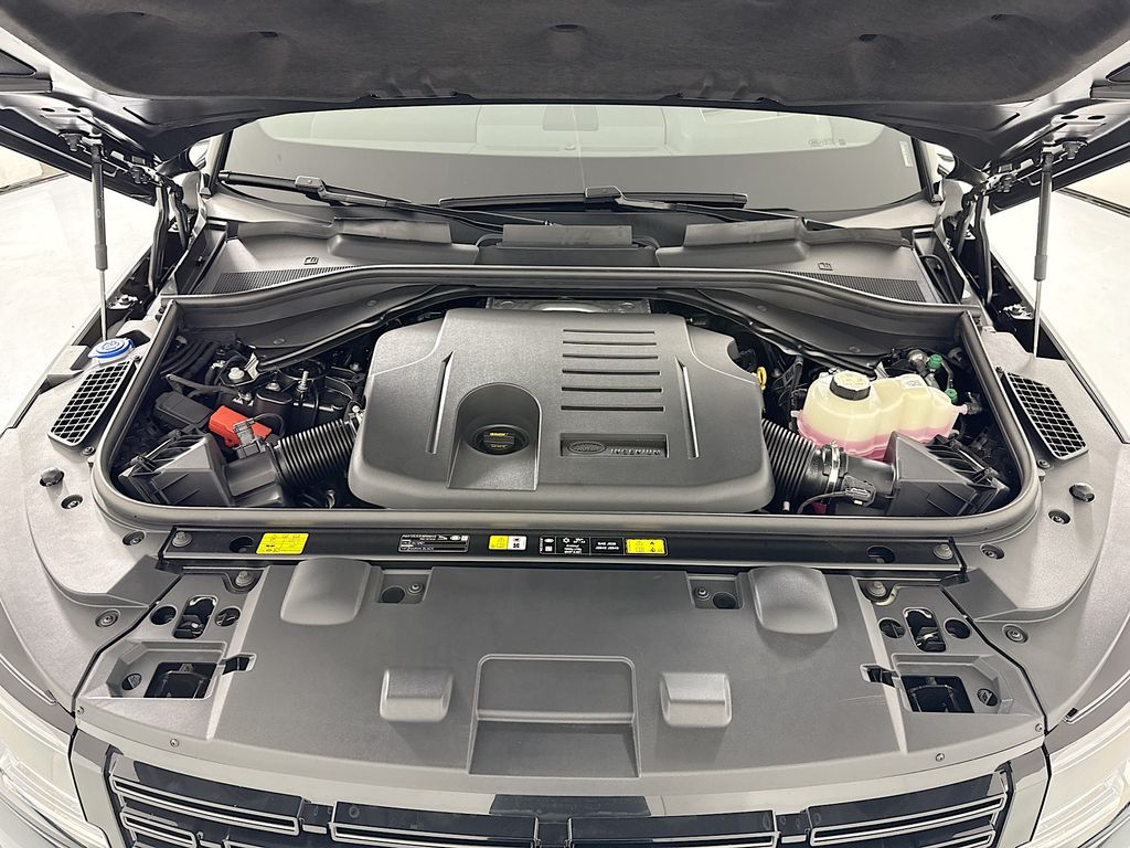 Thumbnail: 2026 Land Rover Range Rover Sport - 31
