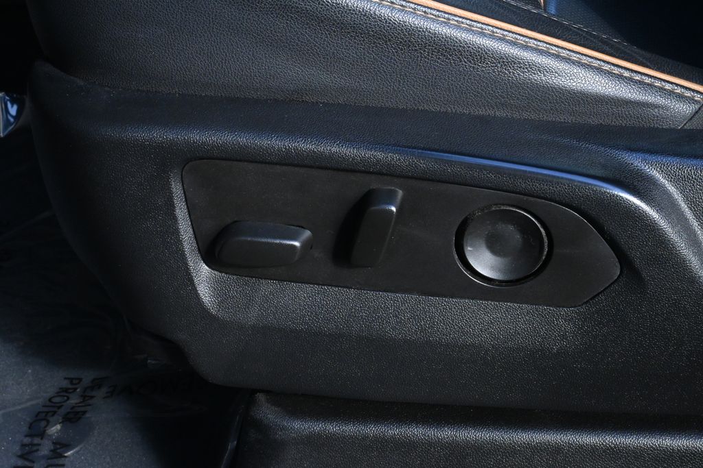 Thumbnail: 2022 GMC Yukon - 29