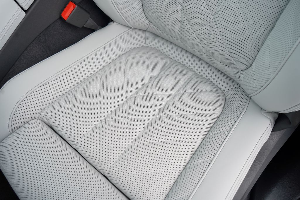 Thumbnail: 2026 BMW X5 - 11