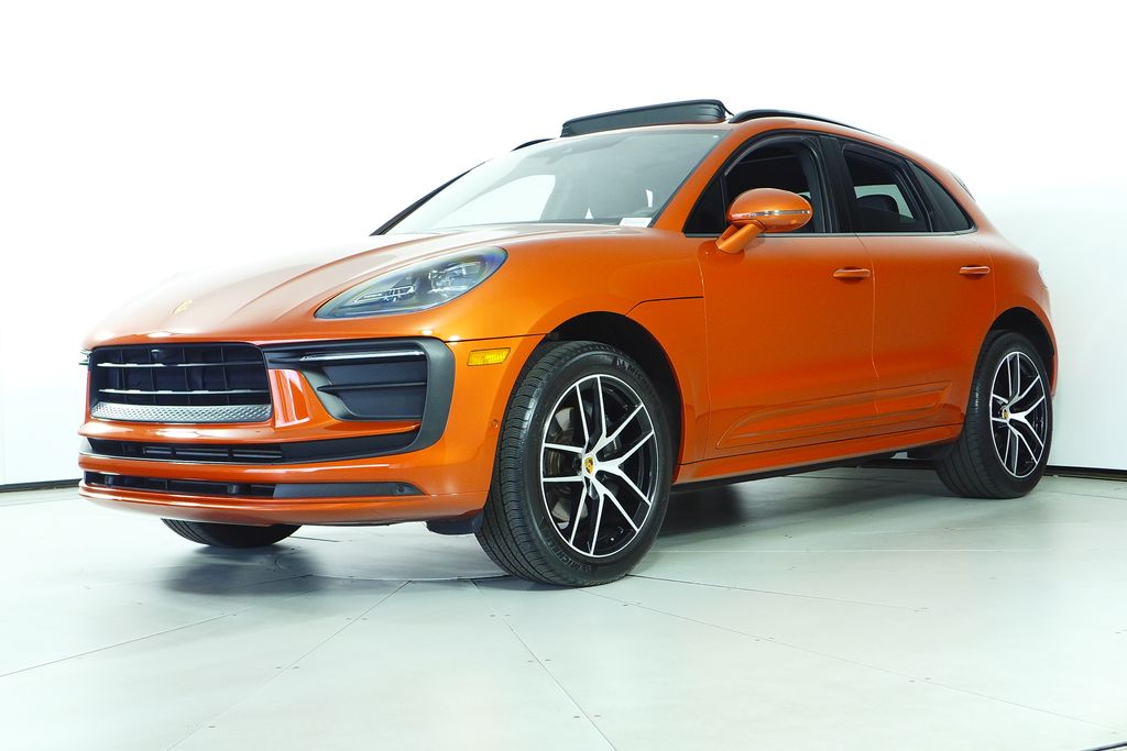 Thumbnail: 2022 Porsche Macan - 2