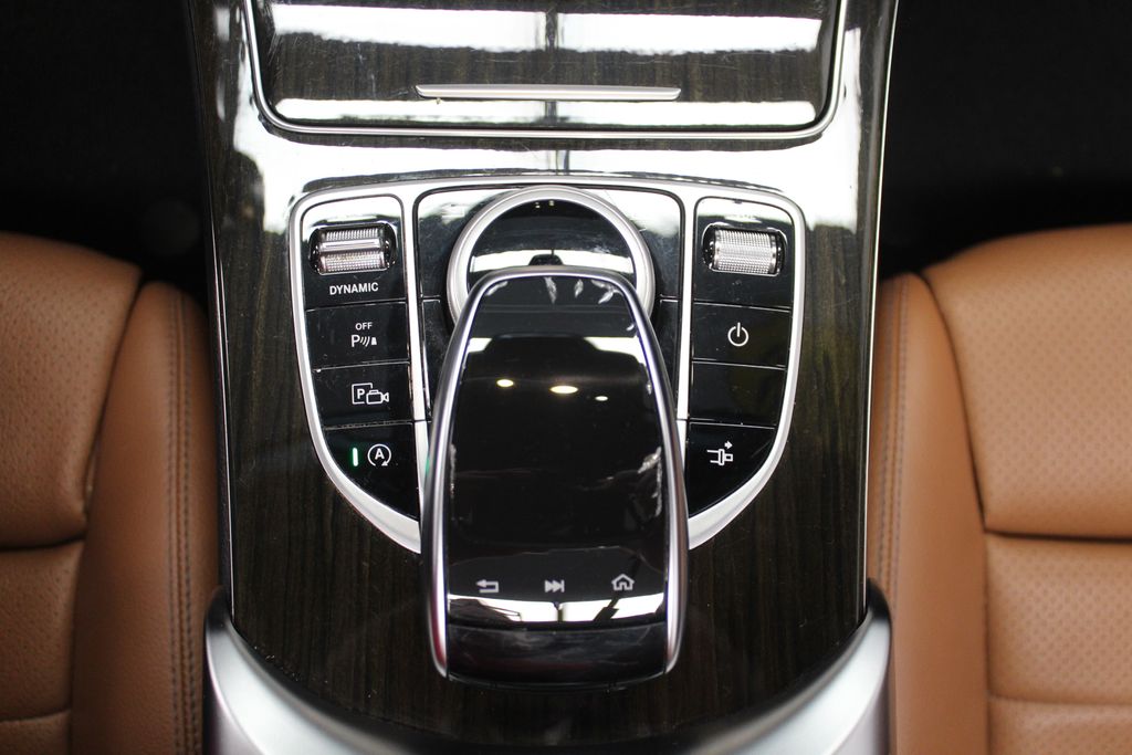 Thumbnail: 2019 Mercedes-Benz C-Class - 14