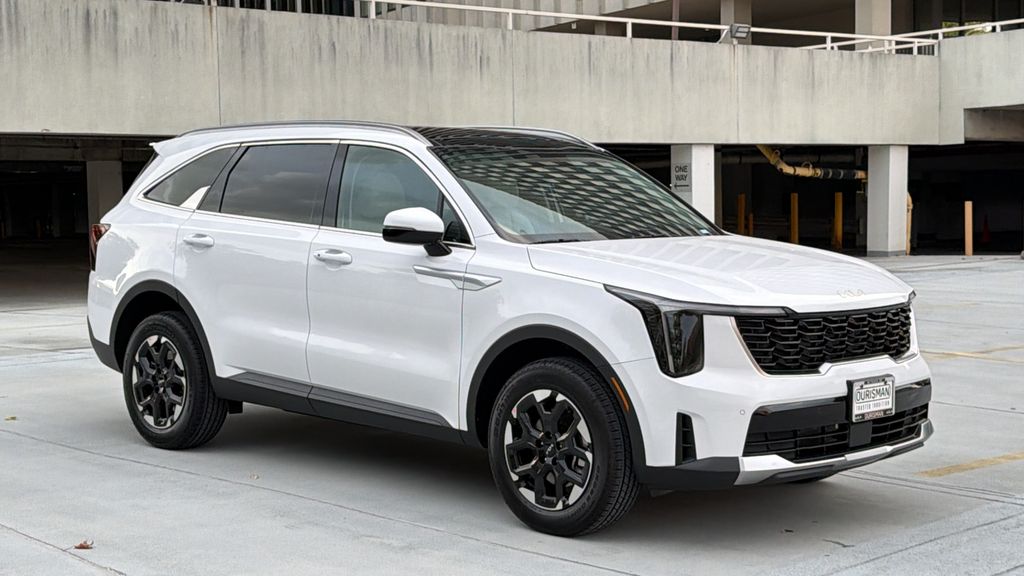 White Pearl 2026 Kia Sorento SUV / Crossover All-Wheel Drive 8-Speed Automatic