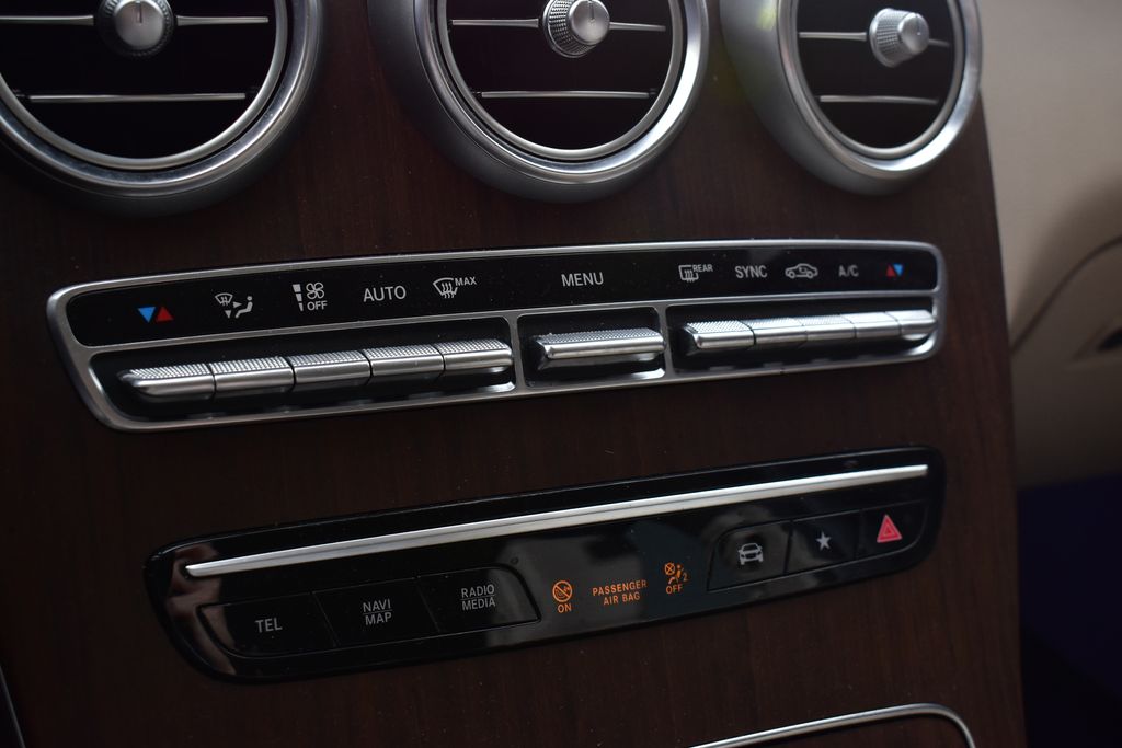 Thumbnail: 2022 Mercedes-Benz GLC - 21