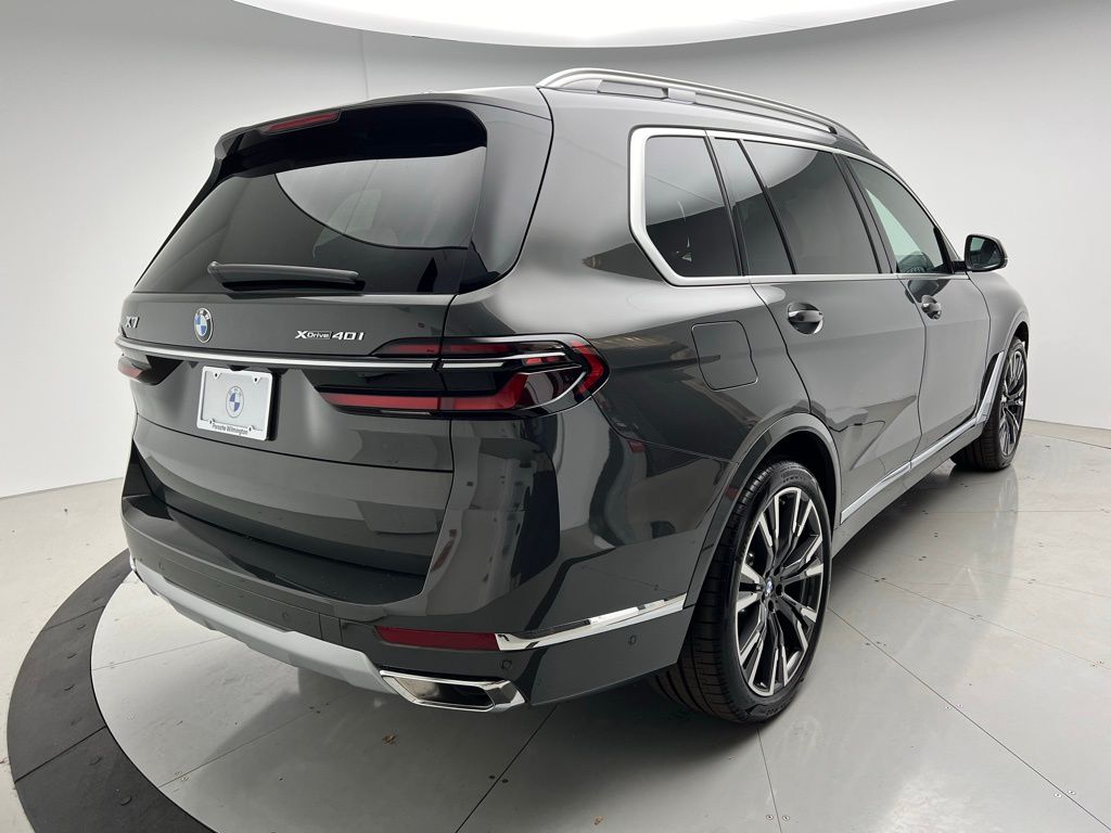 2025 BMW X7 xDrive40i 3