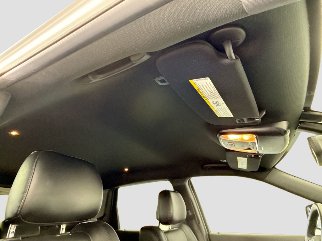 Thumbnail: 2017 Jeep Grand Cherokee - 16