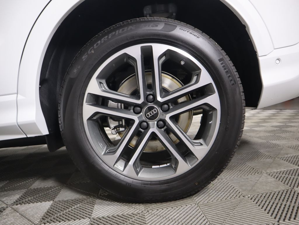 Thumbnail: 2025 Audi Q5 - 32