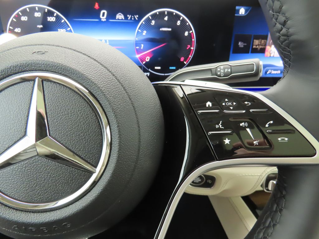 Thumbnail: 2026 Mercedes-Benz GLE - 12