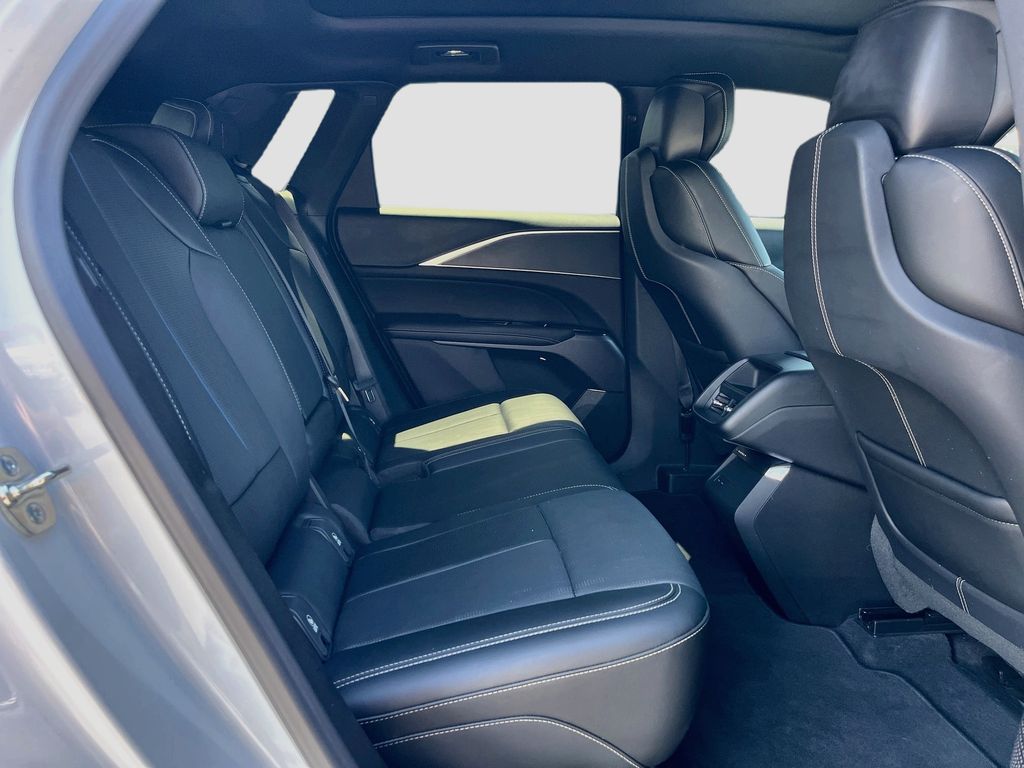 Used 2025 White Cadillac Luxury image 28