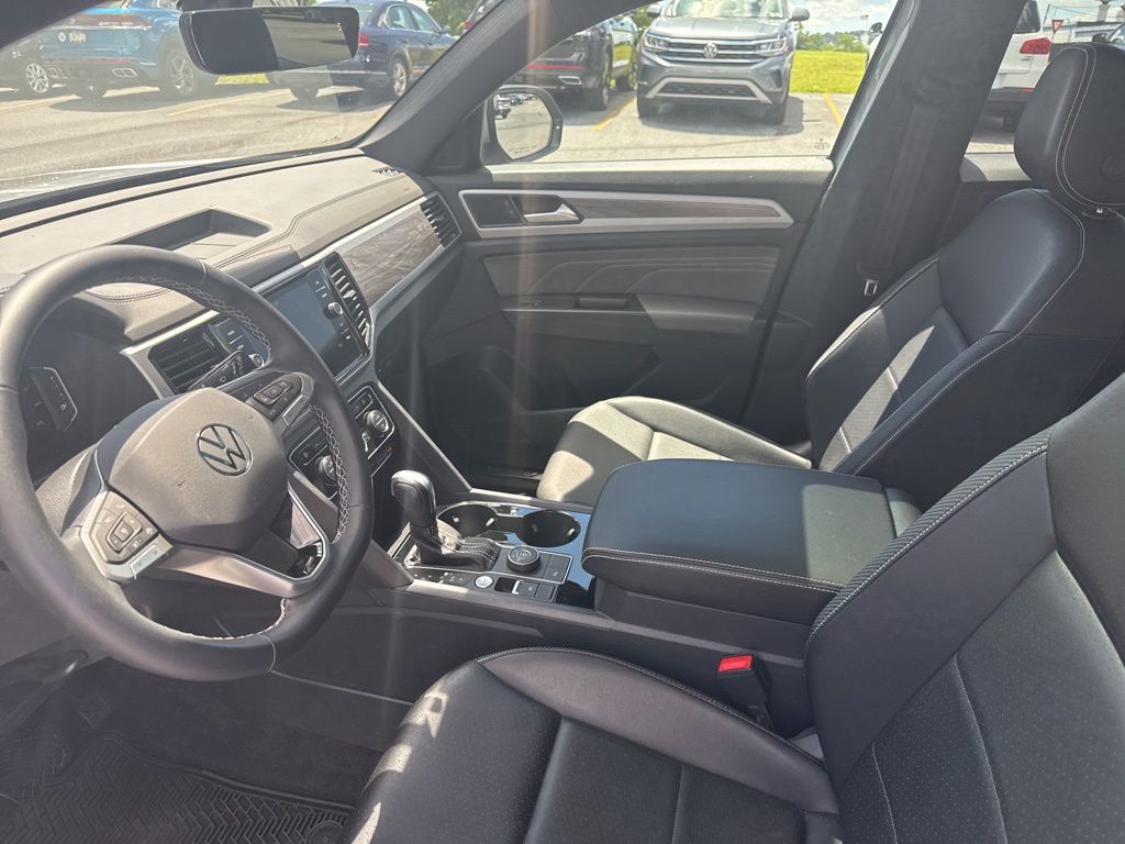 2023 Volkswagen Atlas Cross Sport 2.0T SE w/Technology Silver at Subaru and VW of Moon Township
