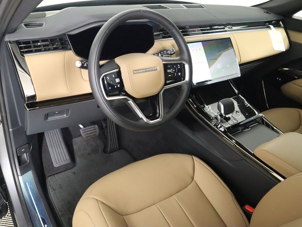 2025 Land Rover Range Rover Sport SE 9