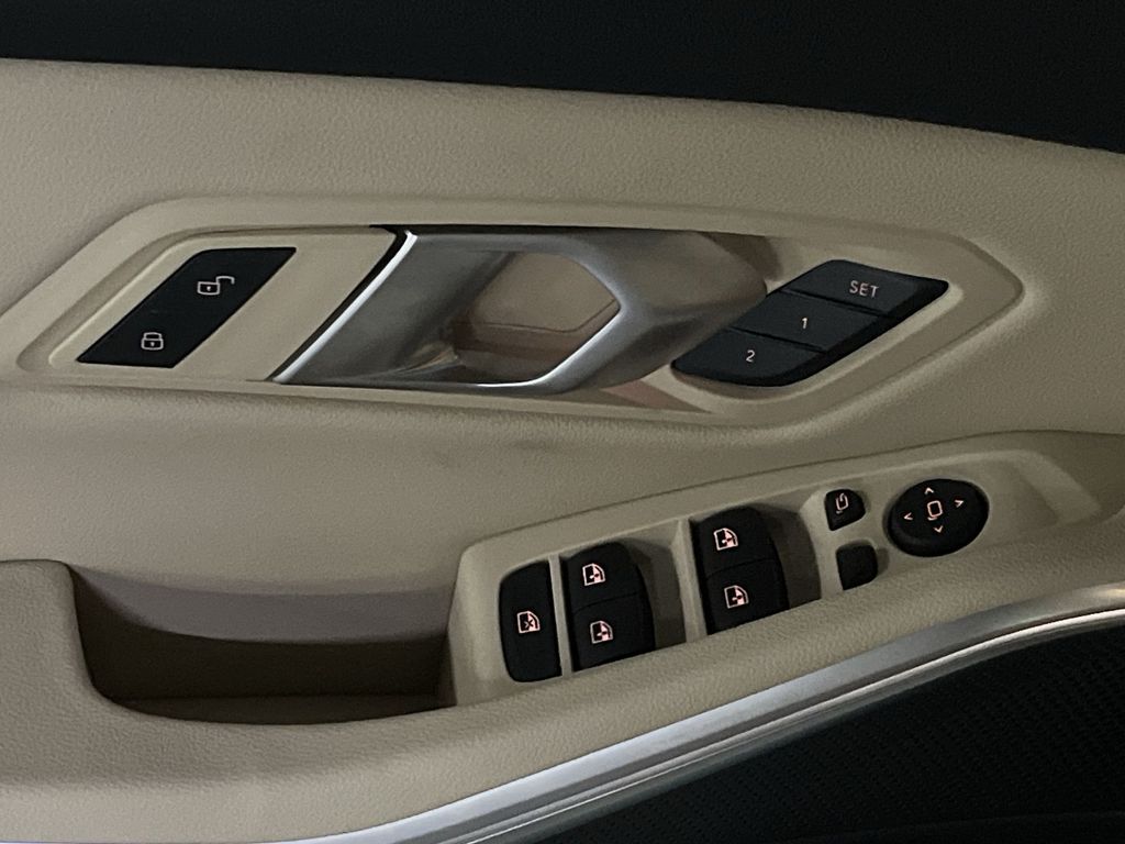 Thumbnail: 2025 BMW 3 Series - 13