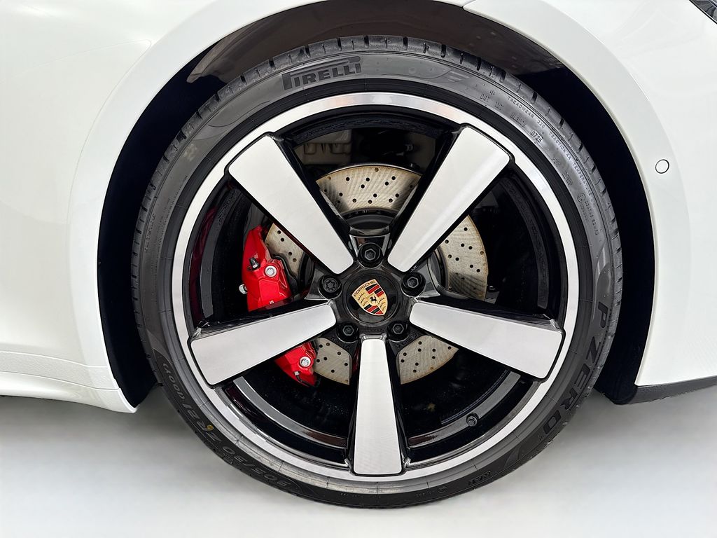 Thumbnail: 2025 Porsche 911 - 28