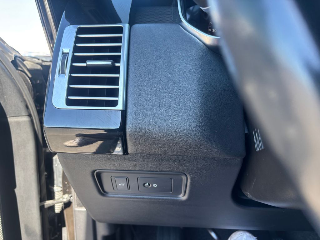 Used Car 2018 Land Rover Range Rover  3.0l V6 Supercharged For Sale Under $30,000 In Austin, Texas