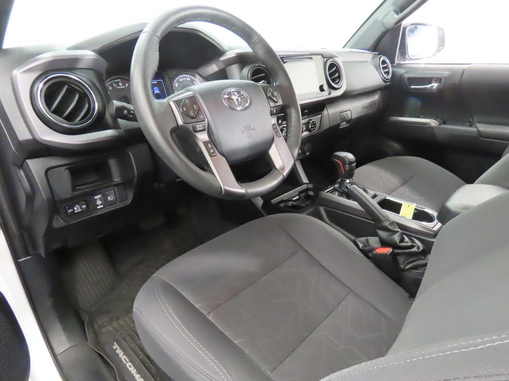Thumbnail: 2018 Toyota Tacoma - 4