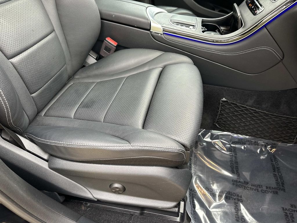 Thumbnail: 2020 Mercedes-Benz GLC - 22