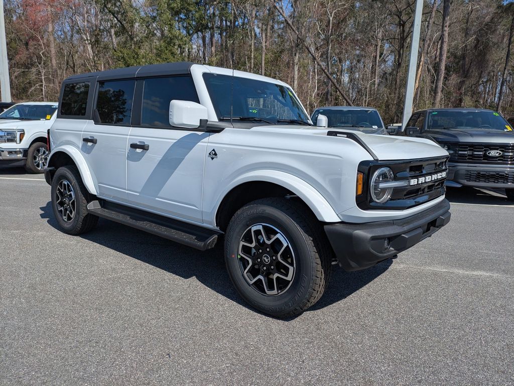 2026 Ford Bronco Outer Banks