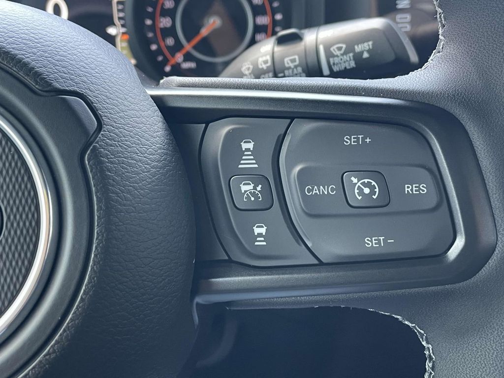 2025 Jeep Wrangler 4-Door Willys - Photo 31