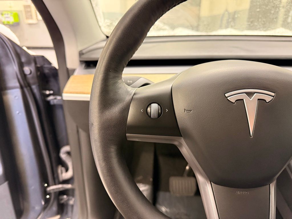 Thumbnail: 2022 Tesla Model Y - 13