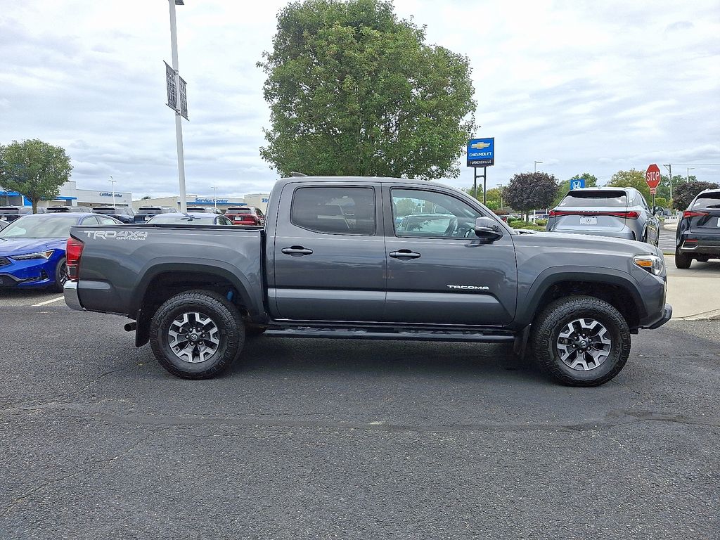 Thumbnail: 2019 Toyota Tacoma - 7