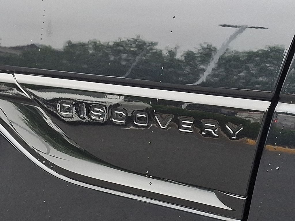 Thumbnail: 2019 Land Rover Discovery - 31