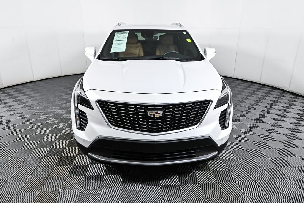 2022 Cadillac XT4 Premium Luxury 2